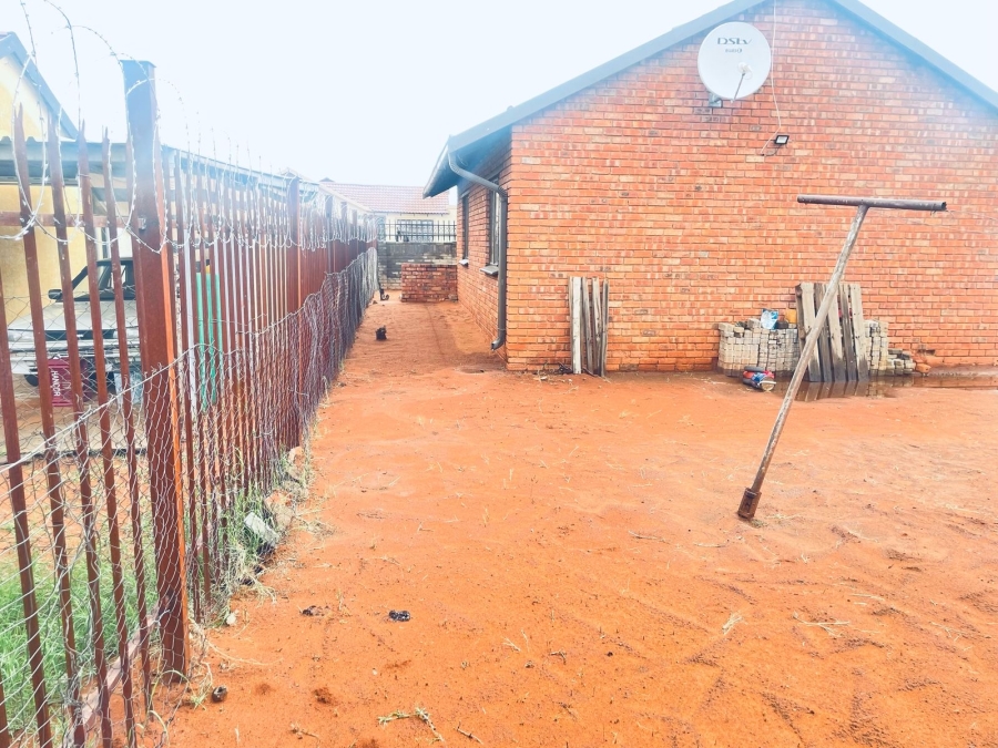 3 Bedroom Property for Sale in Roodepan Northern Cape